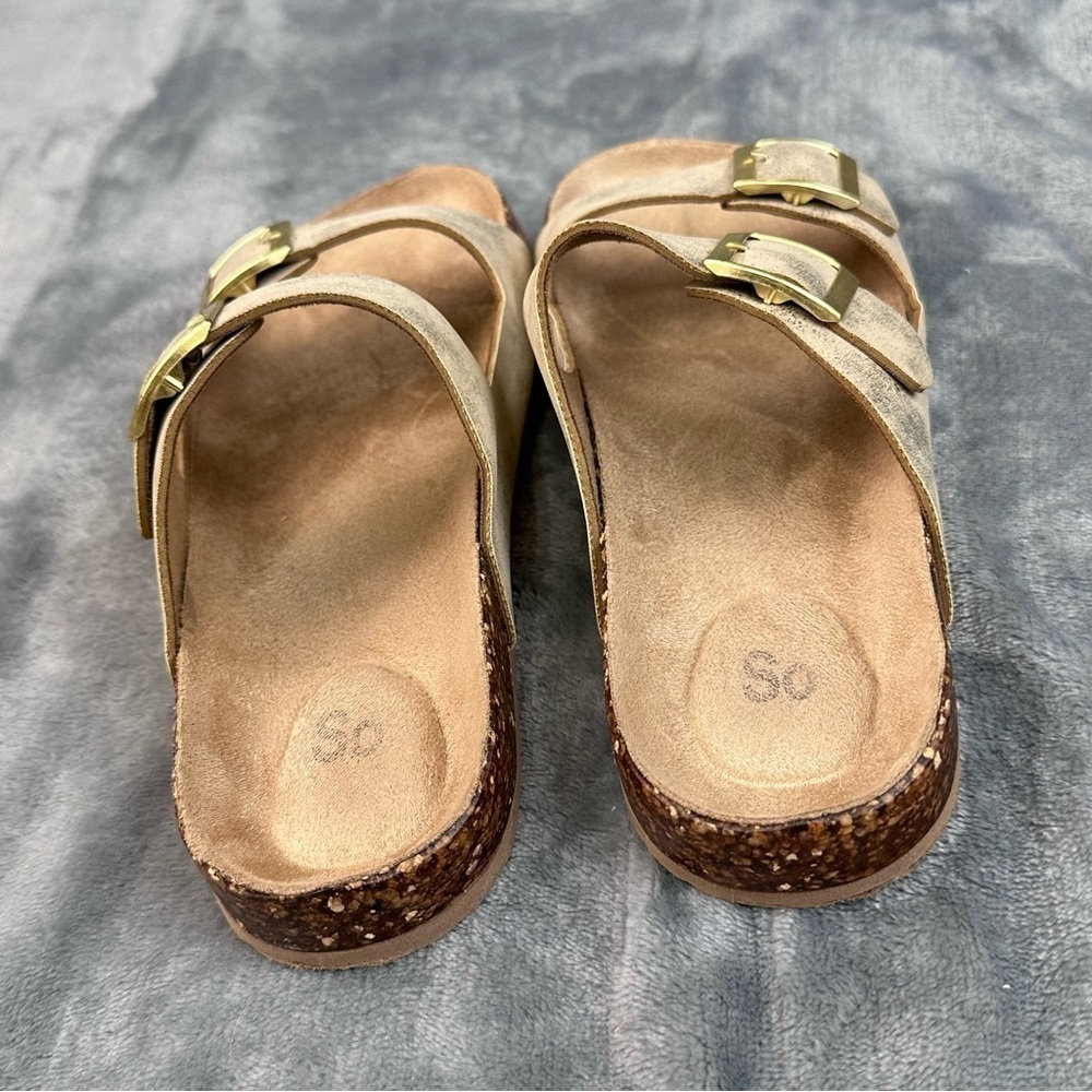SO girls size 4 gold sandal slide on - Picture 3 of 9